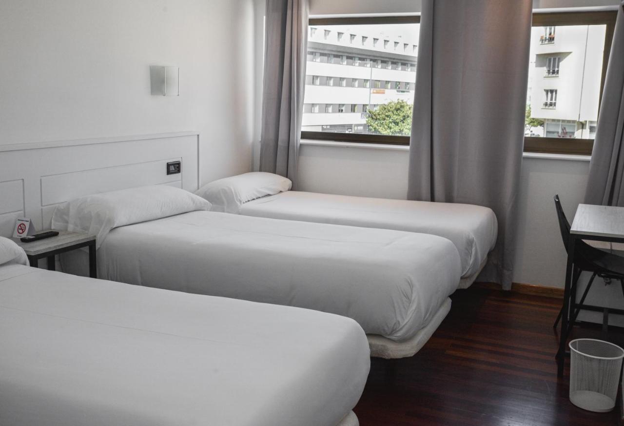 Hotel Chips Ferrol Narón Exteriör bild